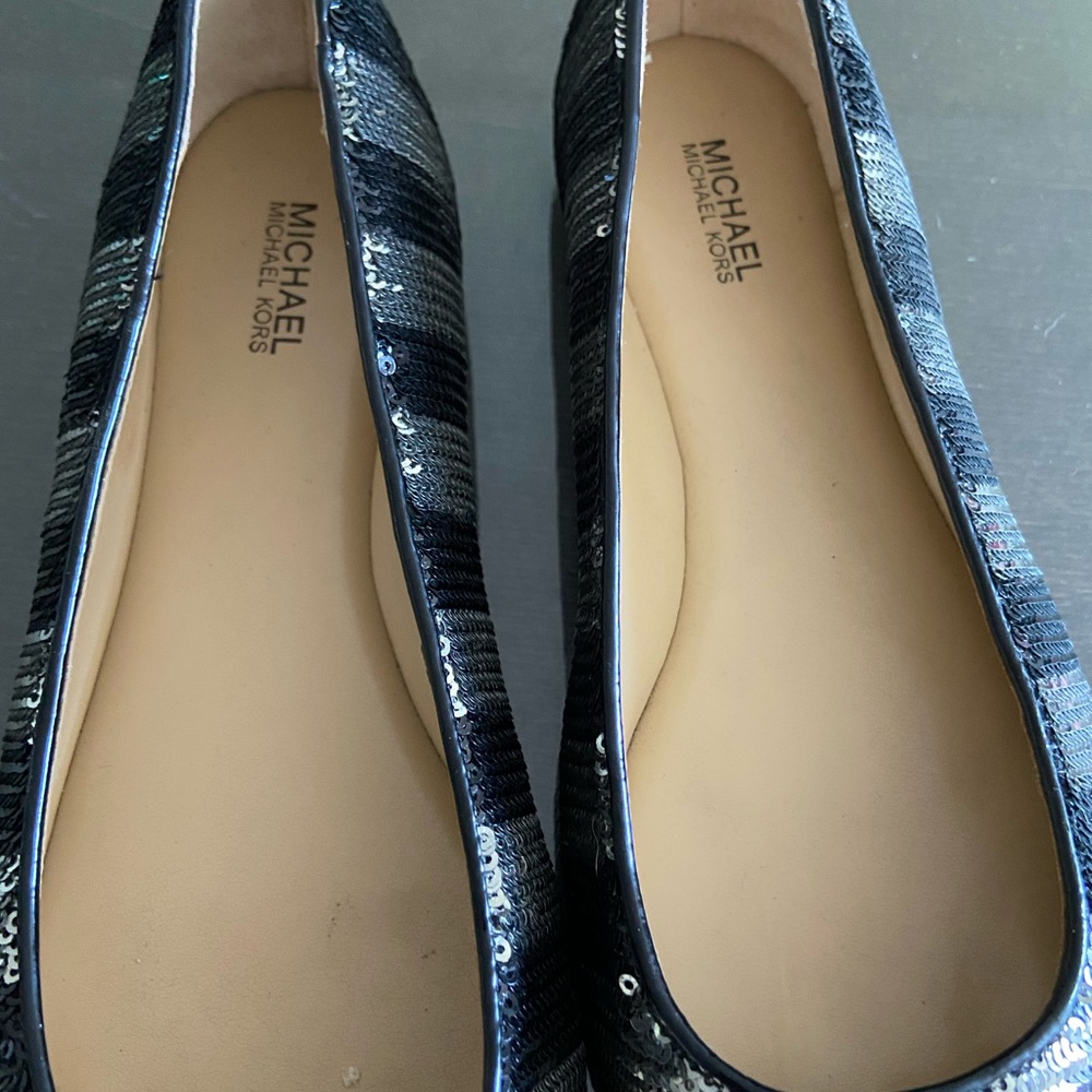 Michael Kors Arianna Flats. - Picture 6 of 7